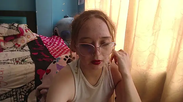 Liaroberts1 online show from February 10, 6:24 pm