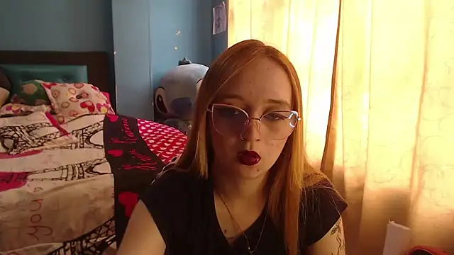 Liaroberts1 online show from February 12, 3:16 pm