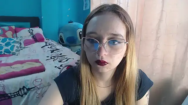 Liaroberts1 online show from February 14, 12:03 pm