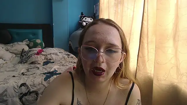 Liaroberts1 online show from March 14, 3:14 pm