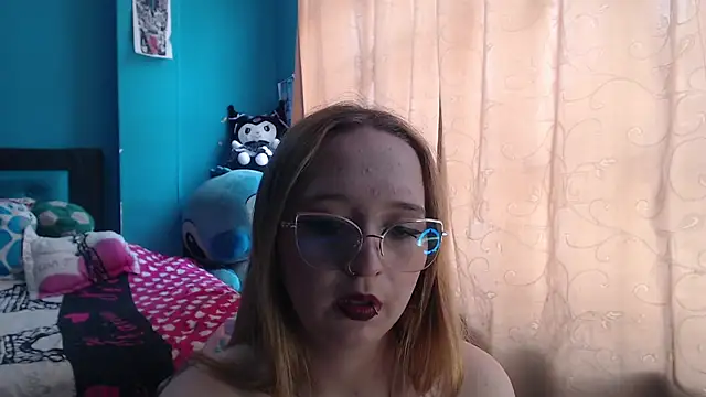 Liaroberts1 online show from March 21, 3:02 pm