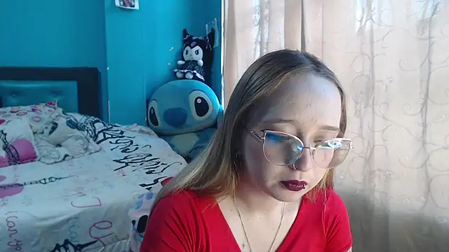 Liaroberts1 online show from March 22, 12:04 pm