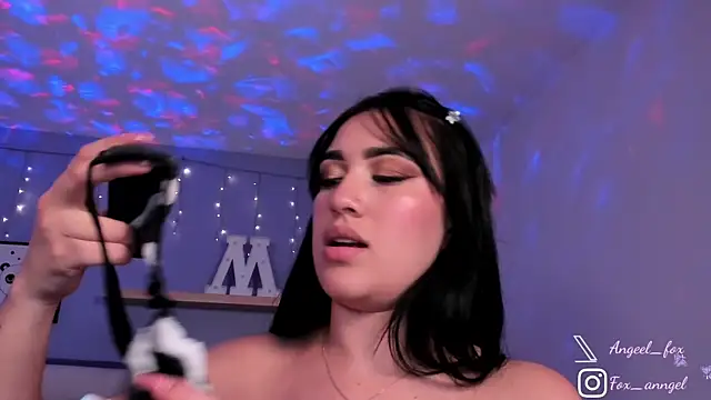 angeel fox online show from January 17, 4:39 am