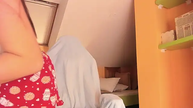 GoodGirll2133 online show from February 24, 5:53 pm