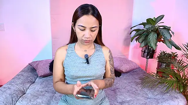 Jules n Gia online show from November 18, 5:06 pm