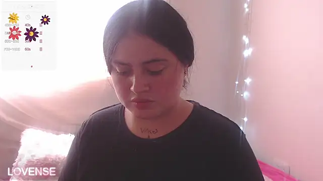 Snapshot of PamelaDoouce chatting on December 6, 5:55 pm PamelaDoouce online show from December 6, 5:55 pm