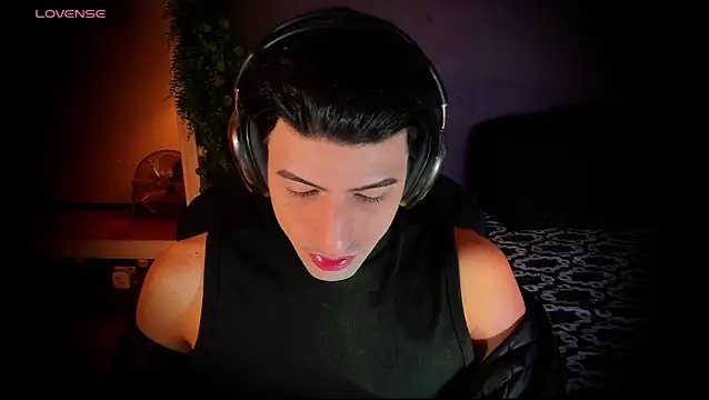 newjeff online show from December 4, 4:59 pm