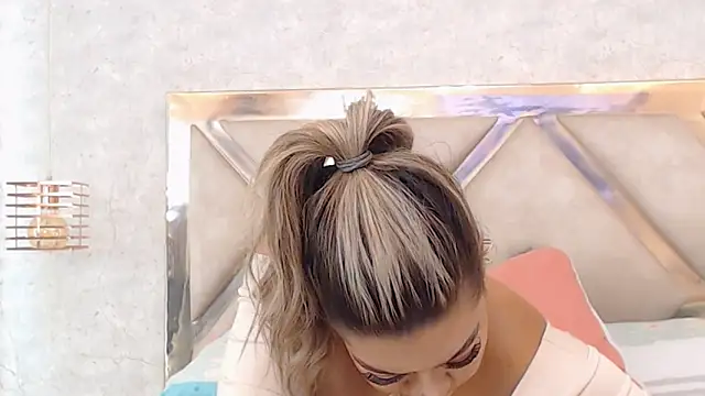 JoannaStanford online show from January 11, 12:33 am