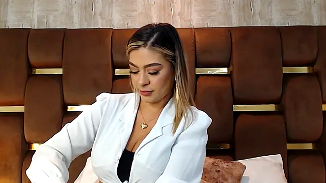 JoannaStanford online show from September 17, 7:37 pm