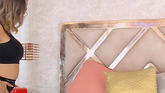 JoannaStanford online show from November 18, 1:44 am