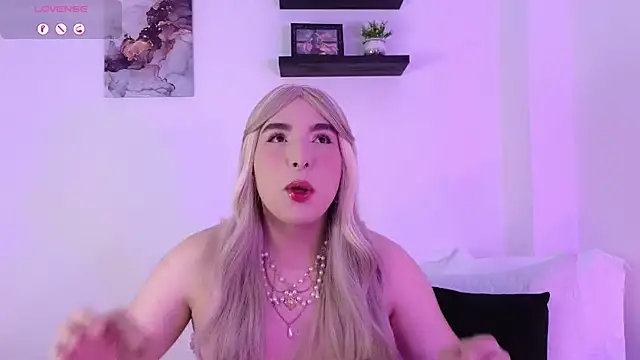 Snapshot of meloddysky chatting on February 3, 12:25 pm meloddysky online show from February 3, 12:25 pm