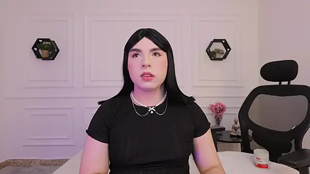 Snapshot of meloddysky chatting on November 6, 4:52 pm meloddysky online show from November 6, 4:52 pm