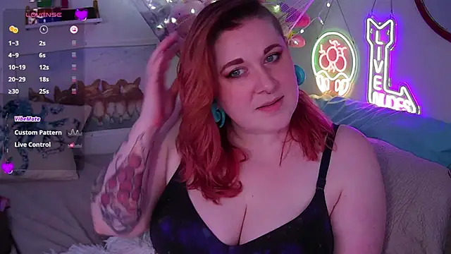 Snapshot of opalreigning chatting on February 7, 9:16 am opalreigning online show from February 7, 9:16 am