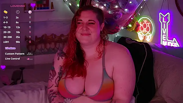 opalreigning online show from March 7, 9:17 am