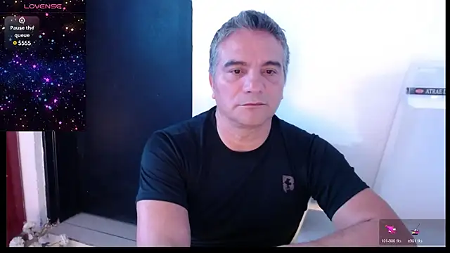 Snapshot of golden_punisher chatting on February 4, 4:59 am golden punisher online show from February 4, 4:59 am