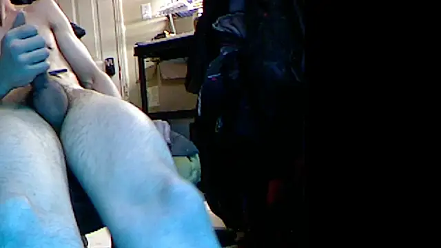 Snapshot of slendt94 chatting on February 19, 3:49 pm slendt94 online show from February 19, 3:49 pm