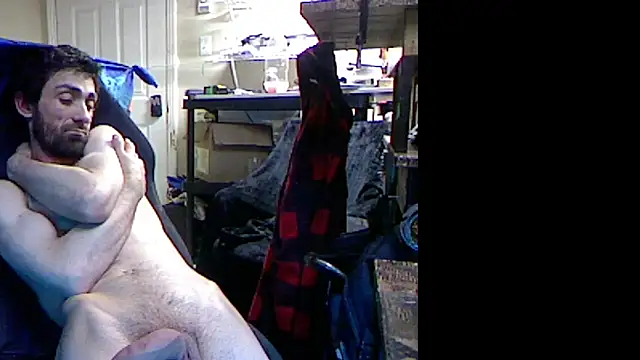 Snapshot of slendt94 chatting on February 24, 1:24 am slendt94 online show from February 24, 1:24 am