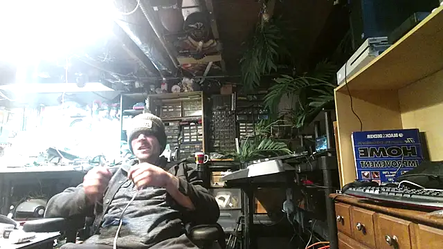 mrwinsalot88 online show from November 3, 1:45 pm