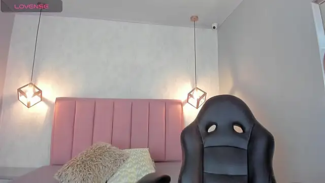 SUNNYCYRUS online show from November 8, 12:27 pm