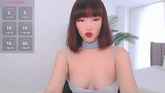 Snapshot of TumiLio chatting on February 18, 12:17 pm TumiLio online show from February 18, 12:17 pm