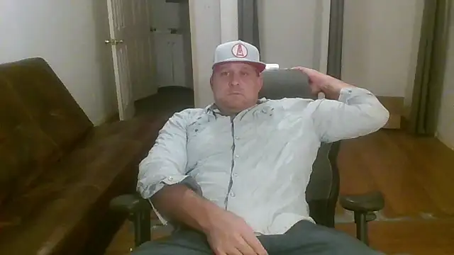 poundyouout69 online show from December 21, 1:02 am