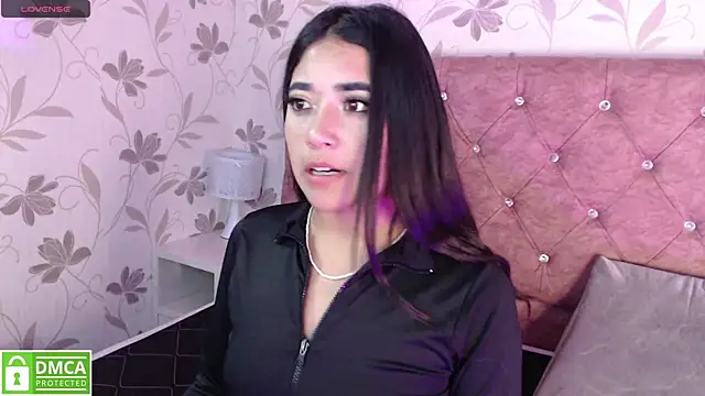 Snapshot of Susy_thomson chatting on December 6, 8:51 pm Susy thomson online show from December 6, 8:51 pm