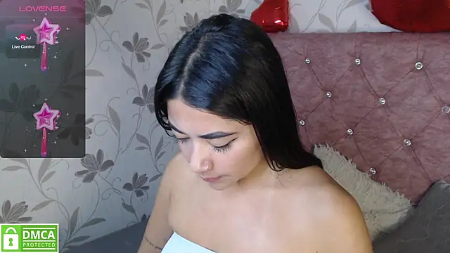 Snapshot of Susy_thomson chatting on February 15, 11:25 pm Susy thomson online show from February 15, 11:25 pm