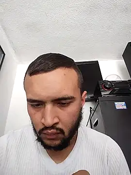 StivenOsun online show from December 22, 5:43 pm