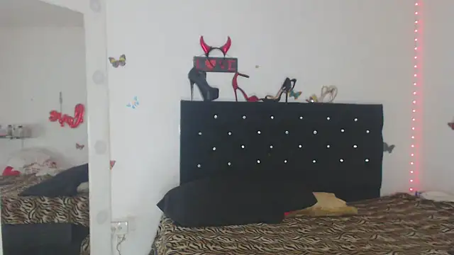 brigitht online show from April 4, 4:44 am