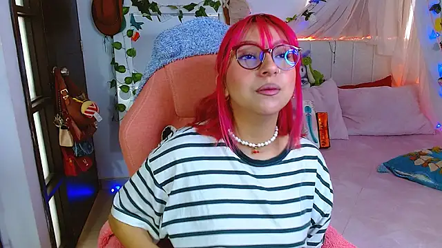 Littlerouse  online show from May 23, 7:51 pm