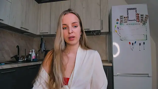 Snapshot of violet_blue_eyes chatting on February 6, 1:21 pm violet blue eyes online show from February 6, 1:21 pm