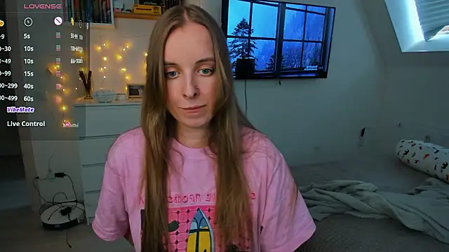 violet blue eyes online show from March 9, 12:53 pm