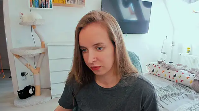 violet blue eyes online show from June 22, 2:14 pm