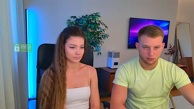 Snapshot of Jony_and_Jessica chatting on July 11, 4:04 am Jony and Jessica online show from July 11, 4:04 am
