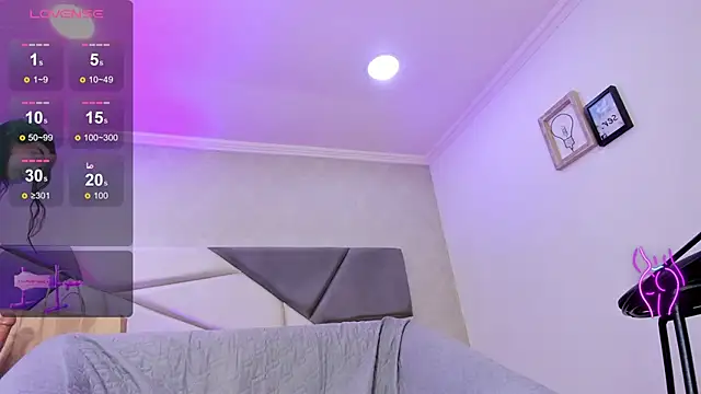 Snapshot of saracaball_ chatting on February 10, 4:30 am saracaball online show from February 10, 4:30 am