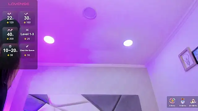 Snapshot of saracaball_ chatting on March 13, 3:00 am saracaball online show from March 13, 3:00 am