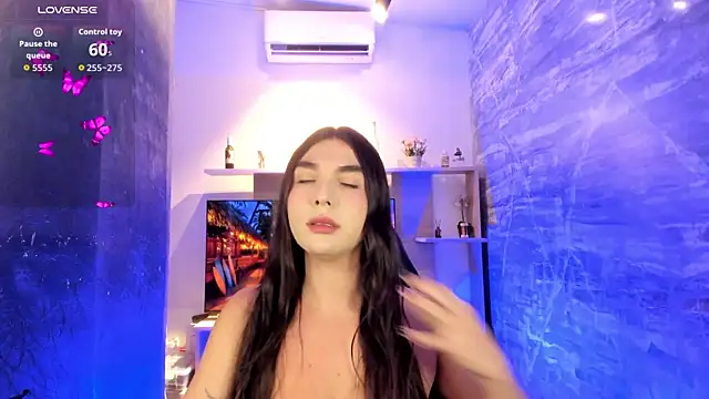 Snapshot of saracaball_ chatting on September 9, 3:50 am saracaball online show from September 9, 3:50 am