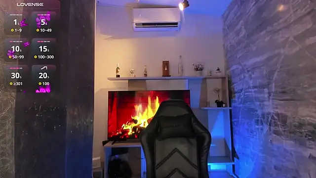 Snapshot of saracaball_ chatting on September 15, 4:12 am saracaball online show from September 15, 4:12 am