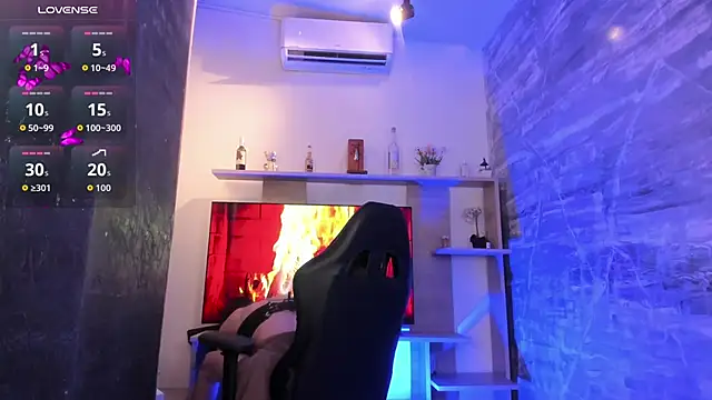 Snapshot of saracaball_ chatting on September 16, 3:29 am saracaball online show from September 16, 3:29 am