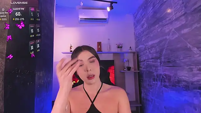 Snapshot of saracaball_ chatting on September 30, 12:15 am saracaball online show from September 30, 12:15 am