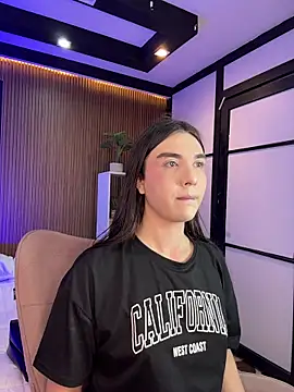 saracaball  online show from March 15, 9:32 pm