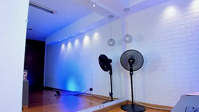 violet scott online show from January 21, 1:43 pm