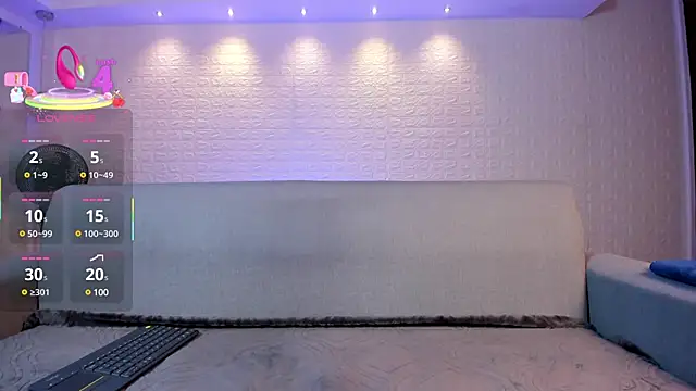 violet scott online show from February 24, 10:48 am