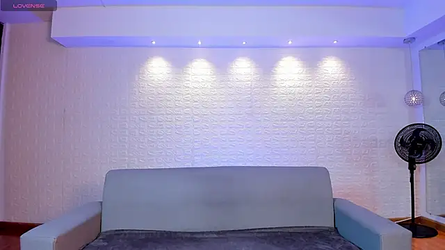 violet scott online show from March 4, 10:46 am