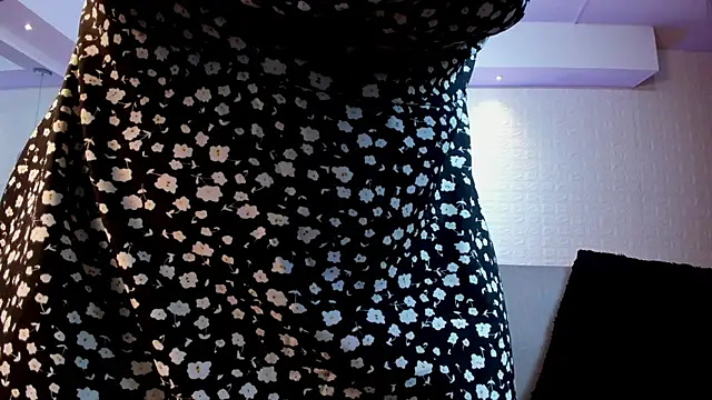 violet scott online show from September 19, 11:11 am