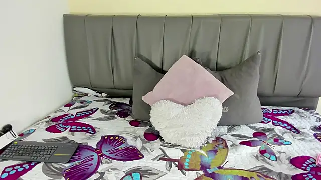 Cherllynn online show from December 3, 2:04 pm