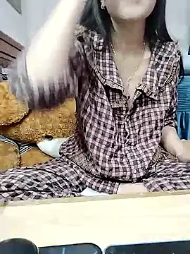 cream1299 online show from January 13, 12:10 pm