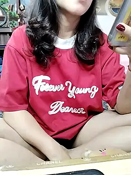 cream1299 online show from May 9, 1:33 am