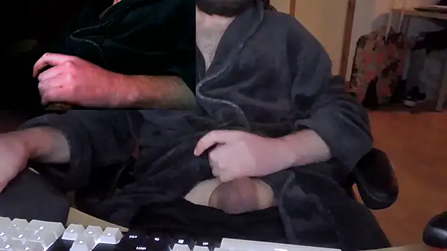 Snapshot of anontraveller chatting on December 16, 7:19 pm anontraveller online show from December 16, 7:19 pm