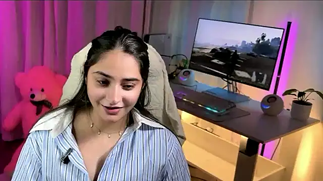 demieliss online show from February 12, 5:08 pm